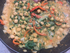 Vegan chickpea, spinach and red pepper curry